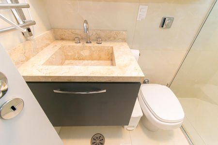 Apartamento para alugar com 130m², 3 quartos e 4 vagas Apartamento para alugar com 130m², 3 quartos e 4 vagasBanheiro da Suíte