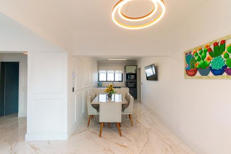 Apartamento para alugar com 130m², 3 quartos e 4 vagas Apartamento para alugar com 130m², 3 quartos e 4 vagasSala de Jantar