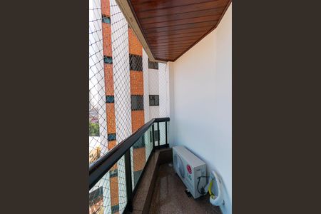 Apartamento para alugar com 130m², 3 quartos e 4 vagas Apartamento para alugar com 130m², 3 quartos e 4 vagasSuíte - Varanda