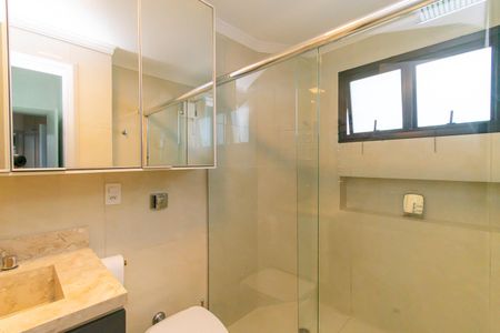 Apartamento para alugar com 130m², 3 quartos e 4 vagas Apartamento para alugar com 130m², 3 quartos e 4 vagasBanheiro da Suíte
