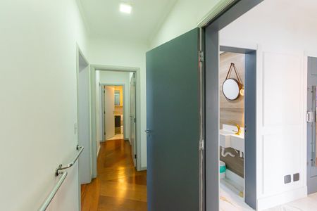 Apartamento para alugar com 130m², 3 quartos e 4 vagas Apartamento para alugar com 130m², 3 quartos e 4 vagasCorredor