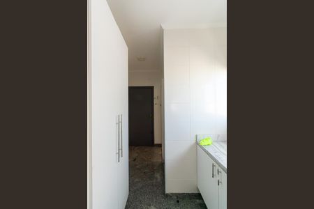 Apartamento para alugar com 130m², 3 quartos e 4 vagas Apartamento para alugar com 130m², 3 quartos e 4 vagasÁrea de Serviço