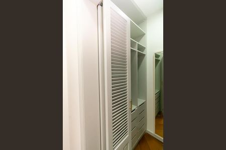 Apartamento para alugar com 130m², 3 quartos e 4 vagas Apartamento para alugar com 130m², 3 quartos e 4 vagasSuíte - Closet