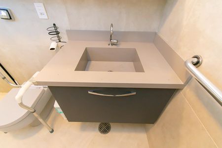 Apartamento para alugar com 130m², 3 quartos e 4 vagas Apartamento para alugar com 130m², 3 quartos e 4 vagasBanheiro social