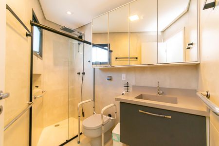 Apartamento para alugar com 130m², 3 quartos e 4 vagas Apartamento para alugar com 130m², 3 quartos e 4 vagasBanheiro social