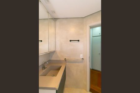 Apartamento para alugar com 130m², 3 quartos e 4 vagas Apartamento para alugar com 130m², 3 quartos e 4 vagasBanheiro social