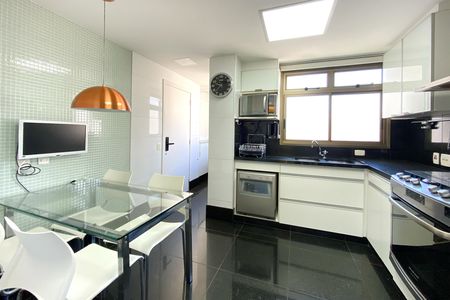 Cozinha de apartamento para alugar com 4 quartos, 180m² em São Pedro, Belo Horizonte