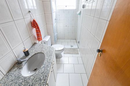 Apartamento à venda com 210m², 3 quartos e 2 vagas Apartamento à venda com 210m², 3 quartos e 2 vagasBanheiro 01