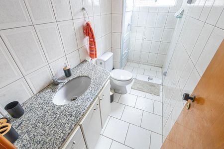 Apartamento à venda com 210m², 3 quartos e 2 vagas Apartamento à venda com 210m², 3 quartos e 2 vagasBanheiro 01
