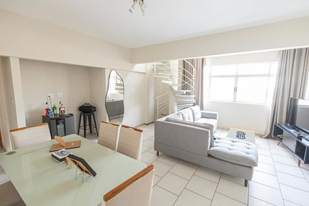 Apartamento à venda com 210m², 3 quartos e 2 vagas Apartamento à venda com 210m², 3 quartos e 2 vagasSala