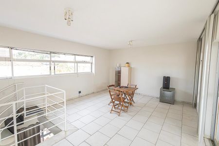 Apartamento à venda com 210m², 3 quartos e 2 vagas Apartamento à venda com 210m², 3 quartos e 2 vagasSala cobertura