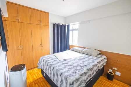 Apartamento à venda com 210m², 3 quartos e 2 vagas Apartamento à venda com 210m², 3 quartos e 2 vagasQuarto 2/ Varanda/ suite