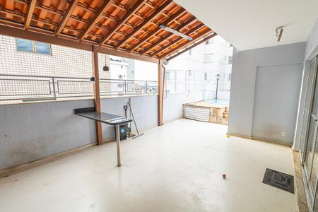Apartamento à venda com 210m², 3 quartos e 2 vagas Apartamento à venda com 210m², 3 quartos e 2 vagasArea gourmet/ cobertura