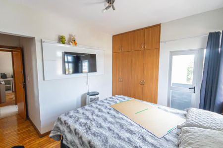 Apartamento à venda com 210m², 3 quartos e 2 vagas Apartamento à venda com 210m², 3 quartos e 2 vagasQuarto 2/ Varanda/ suite