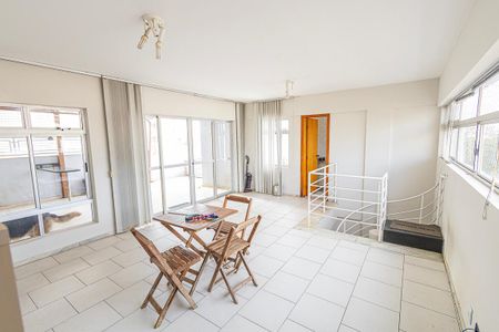 Apartamento à venda com 210m², 3 quartos e 2 vagas Apartamento à venda com 210m², 3 quartos e 2 vagasSala cobertura