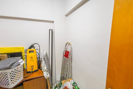 Apartamento à venda com 210m², 3 quartos e 2 vagas Apartamento à venda com 210m², 3 quartos e 2 vagasDCE