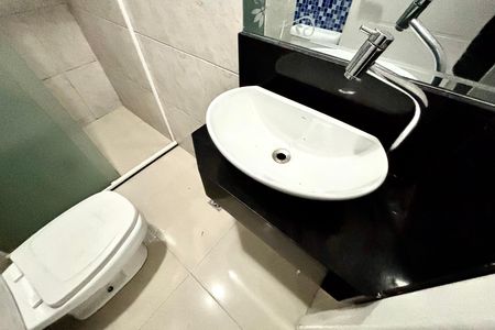 Banheiro  de casa para alugar com 1 quarto, 50m² em Jardim Lourdes, Ferraz de Vasconcelos