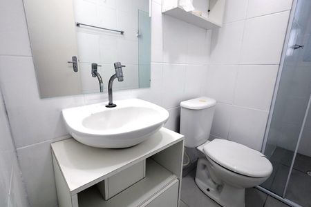 Banheiro de apartamento à venda com 2 quartos, 50m² em Parque Erasmo Assunção, Santo André