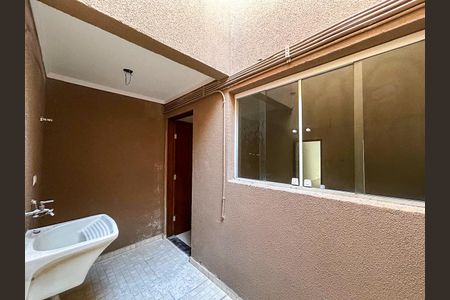 Casa de condomínio para alugar com 96m², 3 quartos e 1 vaga Casa de condomínio para alugar com 96m², 3 quartos e 1 vagaÁrea de Serviço