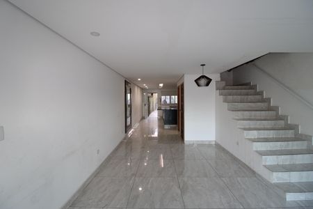 Casa para alugar com 225m², 4 quartos e 1 vagaSala