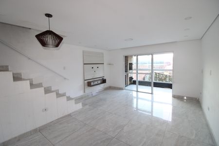 Sala de casa para alugar com 4 quartos, 245m² em Vila Carmosina, São Paulo