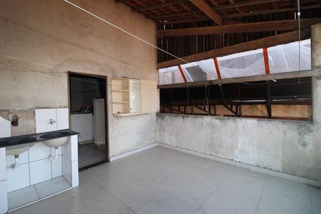 Casa para alugar com 225m², 4 quartos e 1 vagaÁrea de Serviço