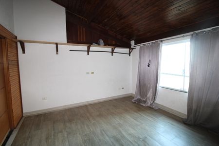 Casa para alugar com 225m², 4 quartos e 1 vagaÁrea de Serviço - Quarto 
