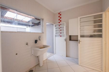 Casa para alugar com 250m², 6 quartos e 5 vagas Casa para alugar com 250m², 6 quartos e 5 vagasÁrea de Serviço