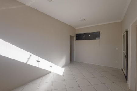 Sala de casa para alugar com 6 quartos, 250m² em Vila Jaboticabeira, Taubaté