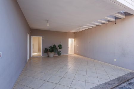 Casa para alugar com 250m², 6 quartos e 5 vagas Casa para alugar com 250m², 6 quartos e 5 vagasGaragem