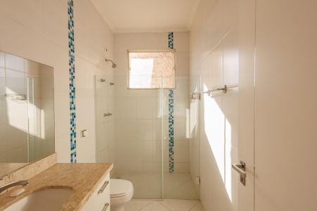 Casa para alugar com 250m², 6 quartos e 5 vagas Casa para alugar com 250m², 6 quartos e 5 vagasBanheiro Suíte 1