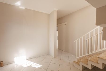 Casa para alugar com 250m², 6 quartos e 5 vagas Casa para alugar com 250m², 6 quartos e 5 vagasHall de entrada