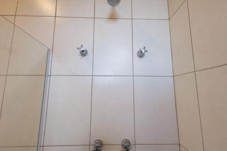 Casa para alugar com 250m², 6 quartos e 5 vagas Casa para alugar com 250m², 6 quartos e 5 vagasBanheiro Corredor
