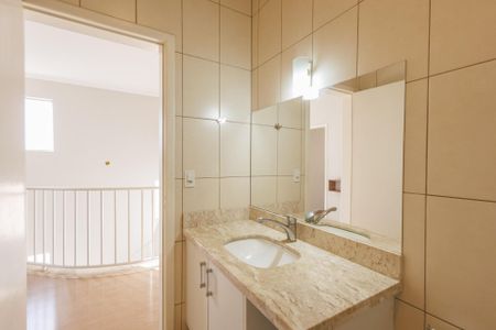 Casa para alugar com 250m², 6 quartos e 5 vagas Casa para alugar com 250m², 6 quartos e 5 vagasBanheiro Corredor