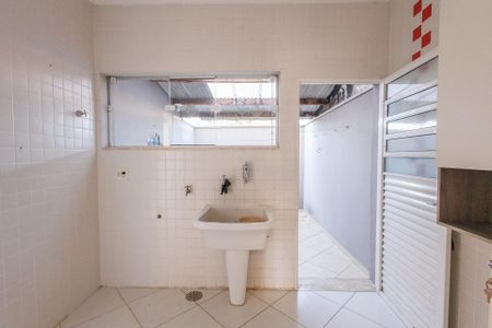 Casa para alugar com 250m², 6 quartos e 5 vagas Casa para alugar com 250m², 6 quartos e 5 vagasÁrea de Serviço
