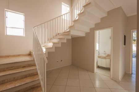 Casa para alugar com 250m², 6 quartos e 5 vagas Casa para alugar com 250m², 6 quartos e 5 vagasHall de entrada