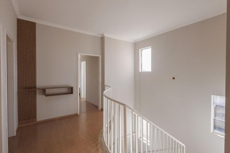 Casa para alugar com 250m², 6 quartos e 5 vagas Casa para alugar com 250m², 6 quartos e 5 vagasHall social