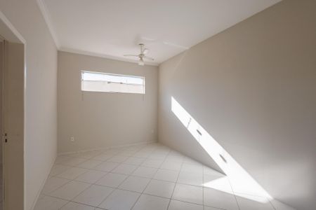 Casa para alugar com 250m², 6 quartos e 5 vagas Casa para alugar com 250m², 6 quartos e 5 vagasSala