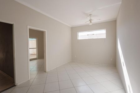 Sala de casa para alugar com 6 quartos, 250m² em Vila Jaboticabeira, Taubaté