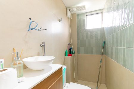 Apartamento à venda com 70m², 2 quartos e 1 vaga Apartamento à venda com 70m², 2 quartos e 1 vagaBanheiro