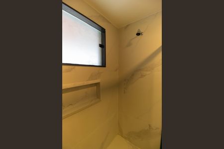 Casa de condomínio para alugar com 380m², 4 quartos e 5 vagasBanheiro da Suíte 2