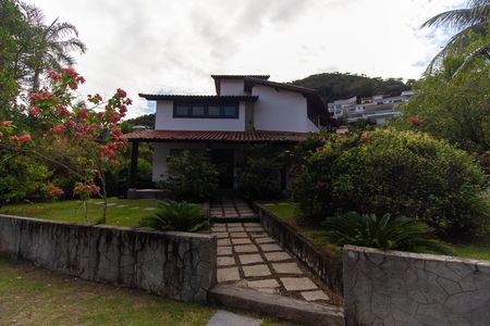 Casa de condomínio para alugar com 380m², 4 quartos e 5 vagasÁrea externa