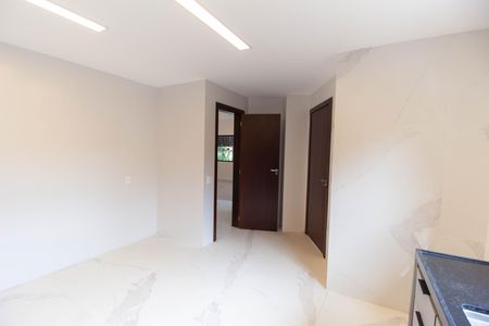 Cozinha e Área de Serviço de casa de condomínio para alugar com 4 quartos, 380m² em Piratininga, Niterói