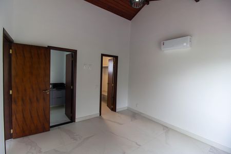 Casa de condomínio para alugar com 380m², 4 quartos e 5 vagas Suíte 4