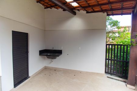 Casa de condomínio para alugar com 380m², 4 quartos e 5 vagasCozinha e Área de Serviço