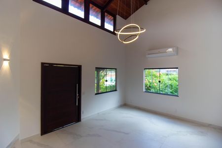 Casa de condomínio para alugar com 380m², 4 quartos e 5 vagasSala 1