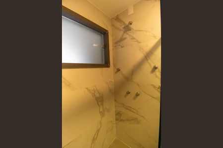Casa de condomínio para alugar com 380m², 4 quartos e 5 vagasBanheiro da Suíte 3