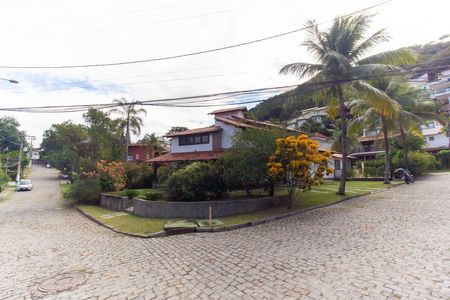 Fachada de casa de condomínio para alugar com 4 quartos, 380m² em Piratininga, Niterói