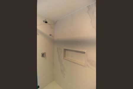 Casa de condomínio para alugar com 380m², 4 quartos e 5 vagasBanheiro da Suíte 1