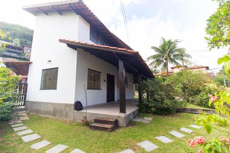 Casa de condomínio para alugar com 380m², 4 quartos e 5 vagasÁrea externa
